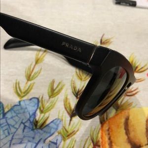 Prada sun glasses